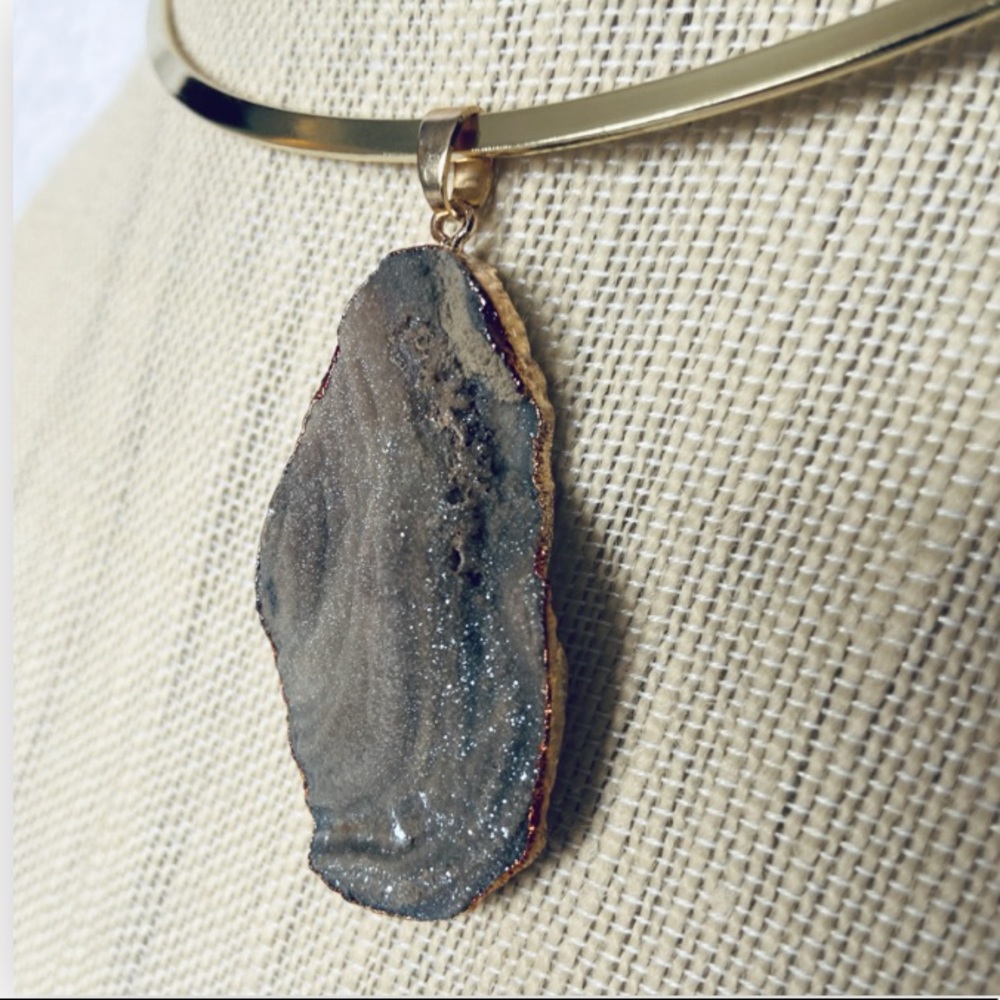 NEW ✨ Druzy Agate Choker Necklace Gold Pendant